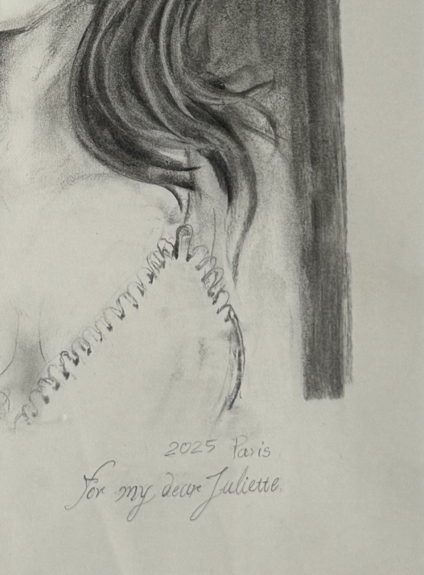 SOULFUL FEMININITY: A TRIBUTE TO BEAUTY, INTIMACY AND CLASSICAL DRAWING
